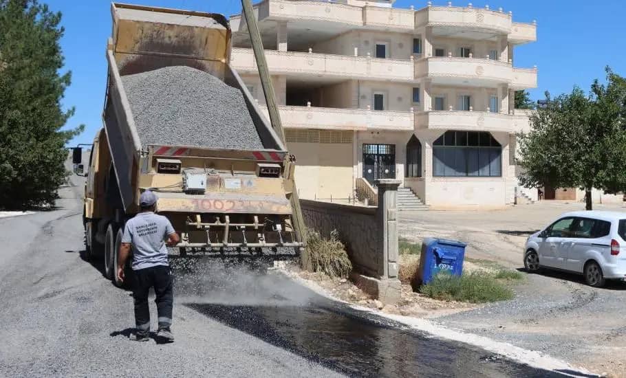 Şanlıurfa Büyükşehir, Viranşehir’de kırsal yolları yeniliyor