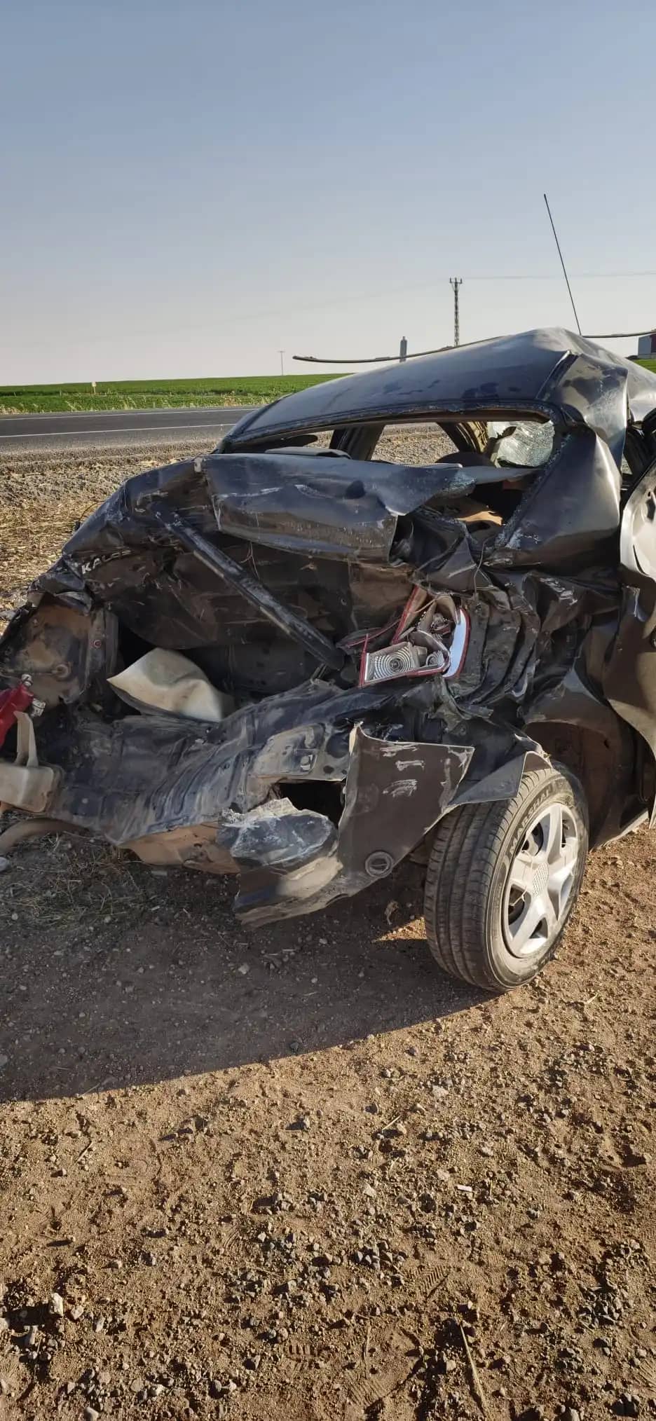Şanlıurfa'da hafriyat kamyonu kazaya neden oldu